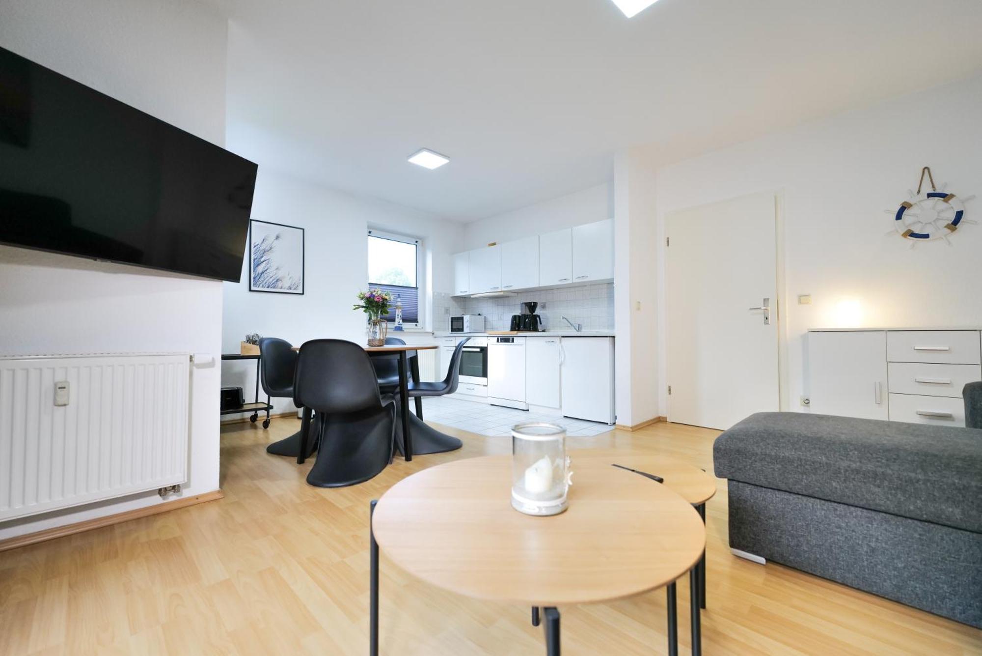 Ferienwohnungen Meerfarbig Zingst - Haustierfrei -Terrasse Mit Strandkorb Oder Balkon - E-Ladesaeule - Parkplatz - Wlan - Fahrradschuppen - Waschtrockner - Ruhig Und Zentral - Nichtraucher Exterior foto