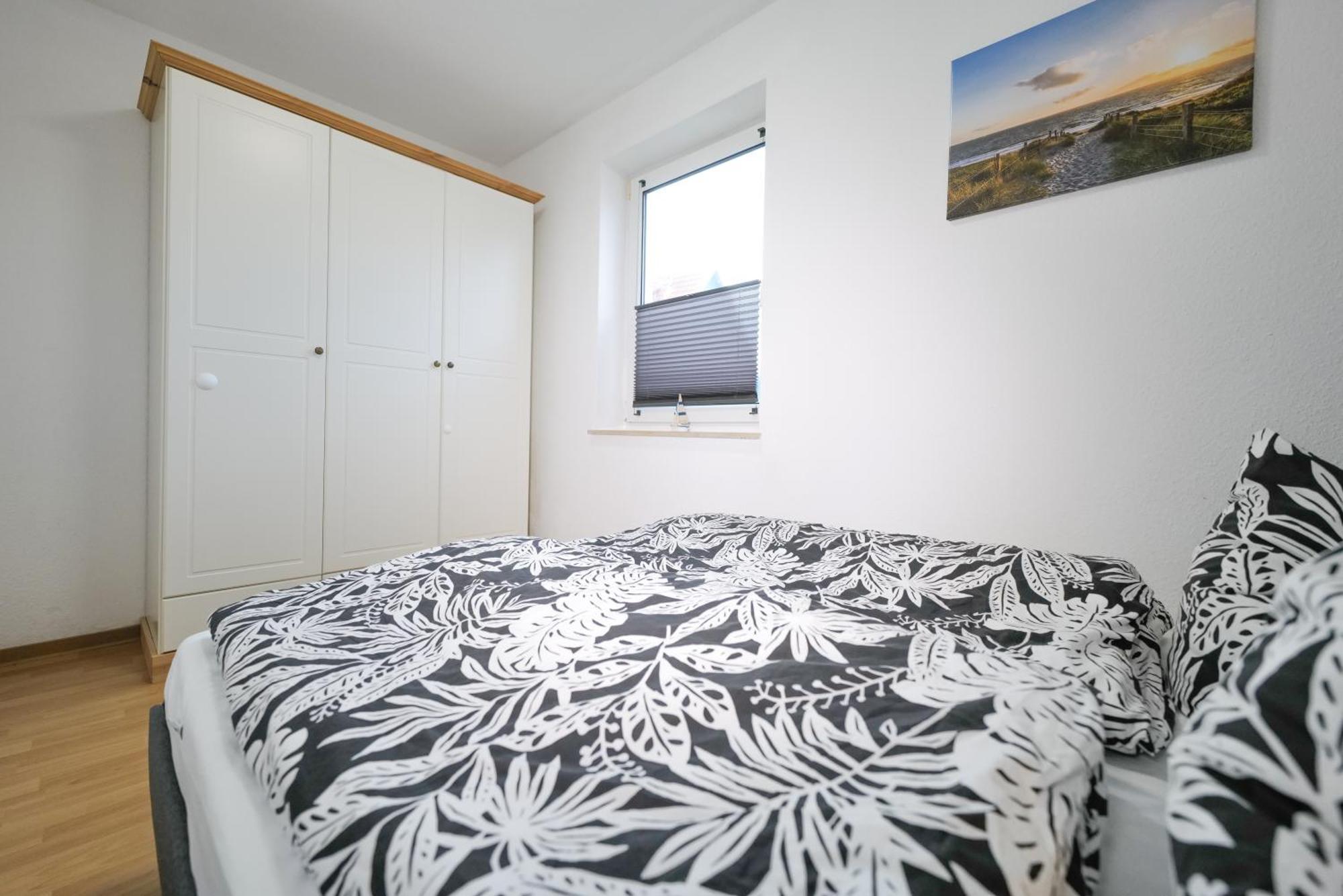 Ferienwohnungen Meerfarbig Zingst - Haustierfrei -Terrasse Mit Strandkorb Oder Balkon - E-Ladesaeule - Parkplatz - Wlan - Fahrradschuppen - Waschtrockner - Ruhig Und Zentral - Nichtraucher Exterior foto